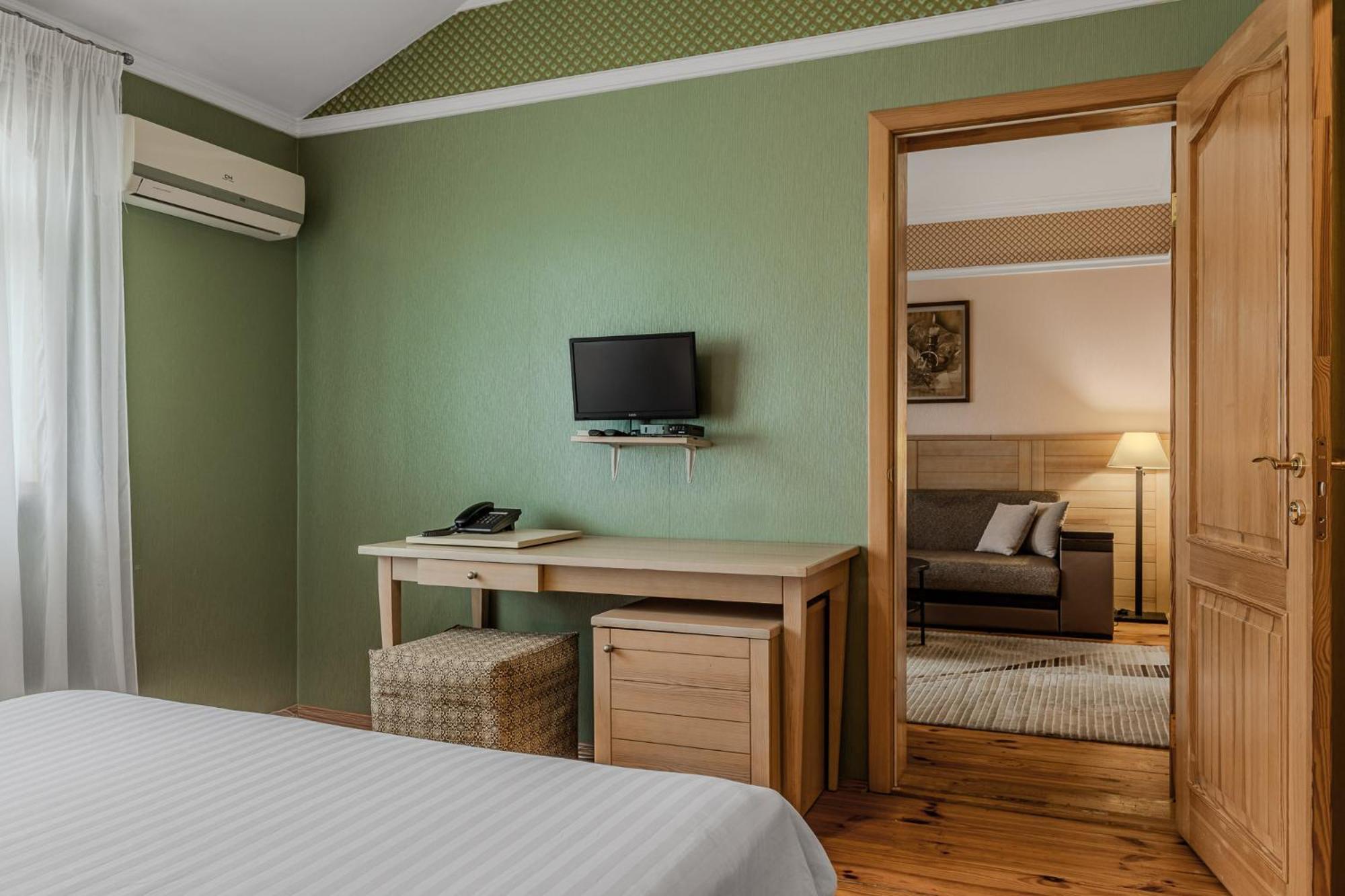 Seasons Spa Boutique Hotel Kozyn Bilik gambar